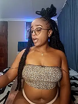 Snapshot of Queen-Chocolate chatting on November 21, 10:08 pm Queen-Chocolate online show from November 21, 10:08 pm