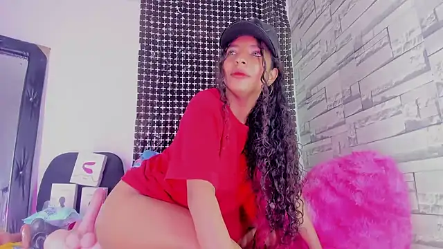 MiaKirshner online show from February 24, 11:41 pm