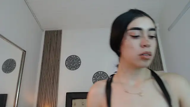 Snapshot of Julieta_De_Los_Angeles chatting on December 29, 8:11 am Julieta De Los Angeles online show from December 29, 8:11 am