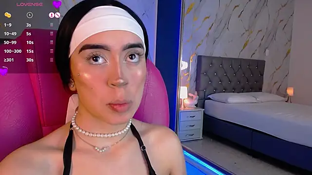 Snapshot of Julieta_De_Los_Angeles chatting on January 10, 6:31 am Julieta De Los Angeles online show from January 10, 6:31 am