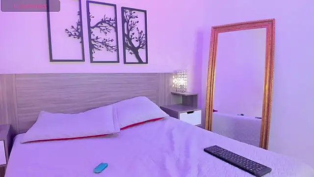 SkinnyFoxy online show from January 26, 7:31 pm