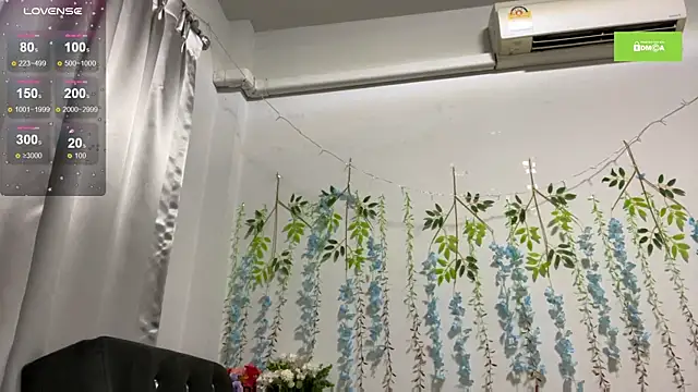 Snapshot of Isexxs chatting on February 8, 9:46 pm Isexxs online show from February 8, 9:46 pm