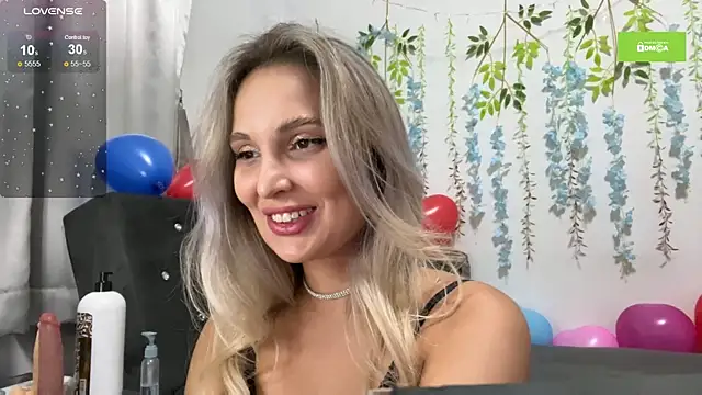 Snapshot of Isexxs chatting on February 14, 7:23 pm Isexxs online show from February 14, 7:23 pm