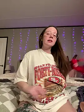 Sweetdee222x online show from December 13, 7:47 am