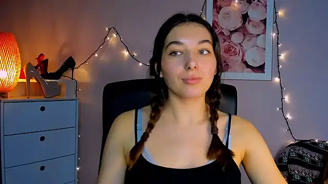 Snapshot of Meagn_Extasy chatting on December 12, 5:48 pm Meagn Extasy online show from December 12, 5:48 pm