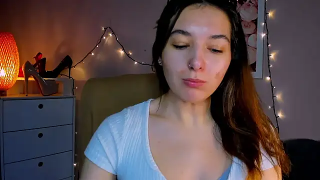 Snapshot of Meagn_Extasy chatting on December 13, 11:34 am Meagn Extasy online show from December 13, 11:34 am