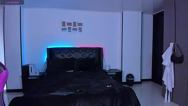 Meghan As online show from February 15, 3:50 pm