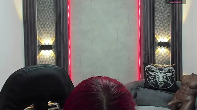 Snapshot of selene_red_ chatting on February 7, 2:37 pm selene red online show from February 7, 2:37 pm