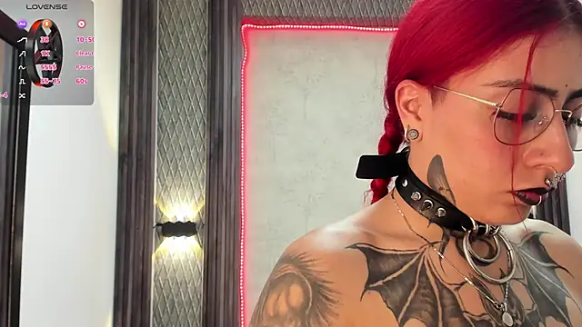 Snapshot of selene_red_ chatting on February 10, 8:42 pm selene red online show from February 10, 8:42 pm