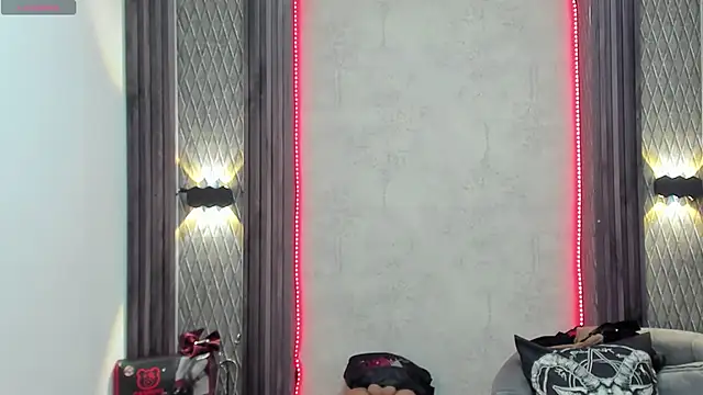 Snapshot of selene_red_ chatting on February 14, 7:44 pm selene red online show from February 14, 7:44 pm