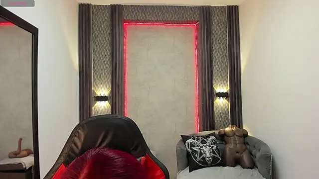 Snapshot of selene_red_ chatting on February 18, 3:32 pm selene red online show from February 18, 3:32 pm