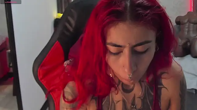 Snapshot of selene_red_ chatting on March 5, 12:44 pm selene red online show from March 5, 12:44 pm