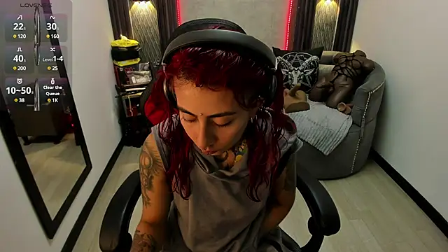 Snapshot of selene_red_ chatting on March 13, 12:46 pm selene red online show from March 13, 12:46 pm