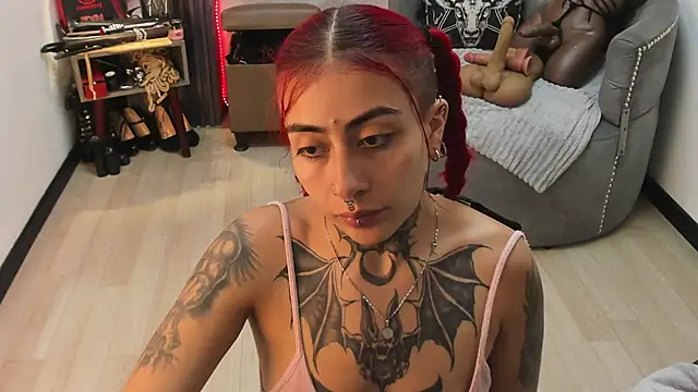 Snapshot of selene_red_ chatting on March 14, 4:19 pm selene red online show from March 14, 4:19 pm