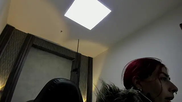 Snapshot of selene_red_ chatting on September 17, 2:19 pm selene red online show from September 17, 2:19 pm