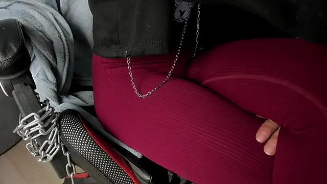 Snapshot of selene_red_ chatting on October 16, 1:45 pm selene red online show from October 16, 1:45 pm