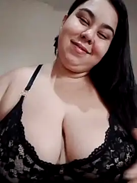 Snapshot of DadaHgata28 chatting on December 17, 1:17 pm DadaHgata28 online show from December 17, 1:17 pm