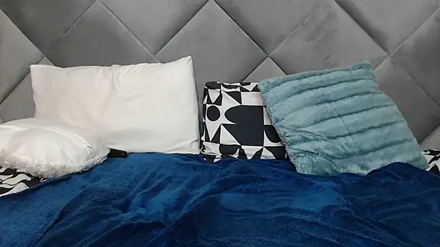 Snapshot of LOYAL_SASHA chatting on March 3, 8:00 pm LOYAL SASHA online show from March 3, 8:00 pm