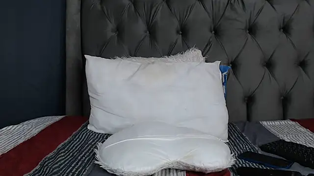 Snapshot of LOYAL_SASHA chatting on December 14, 12:10 pm LOYAL SASHA online show from December 14, 12:10 pm