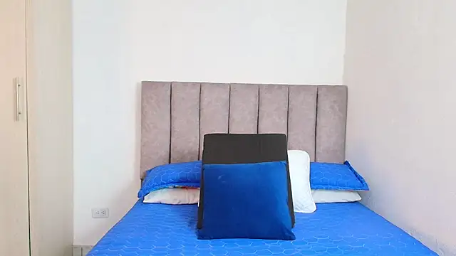 Snapshot of karina_lewis_ chatting on December 28, 6:17 am karina lewis online show from December 28, 6:17 am