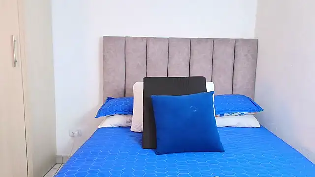 Snapshot of karina_lewis_ chatting on January 17, 3:12 am karina lewis online show from January 17, 3:12 am