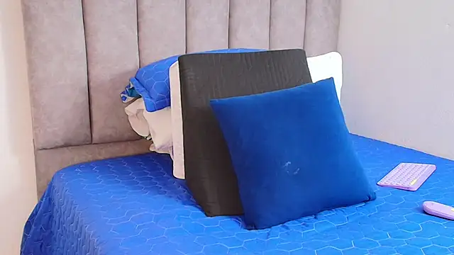 Snapshot of karina_lewis_ chatting on January 21, 6:22 am karina lewis online show from January 21, 6:22 am