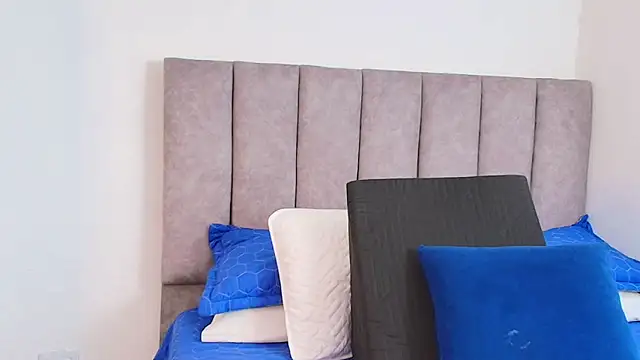 Snapshot of karina_lewis_ chatting on January 25, 3:30 am karina lewis online show from January 25, 3:30 am