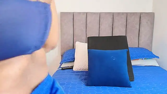 Snapshot of karina_lewis_ chatting on January 29, 3:12 am karina lewis online show from January 29, 3:12 am