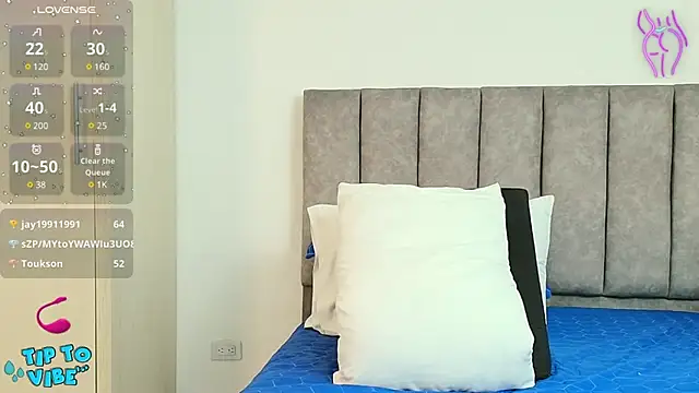 Snapshot of karina_lewis_ chatting on March 22, 6:33 am karina lewis online show from March 22, 6:33 am