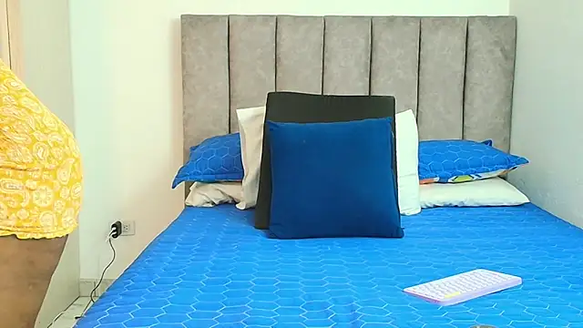 Snapshot of karina_lewis_ chatting on September 9, 4:01 am karina lewis online show from September 9, 4:01 am