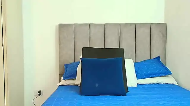 Snapshot of karina_lewis_ chatting on September 10, 4:12 am karina lewis online show from September 10, 4:12 am