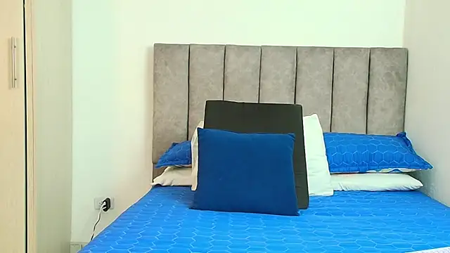 Snapshot of karina_lewis_ chatting on September 29, 4:06 am karina lewis online show from September 29, 4:06 am