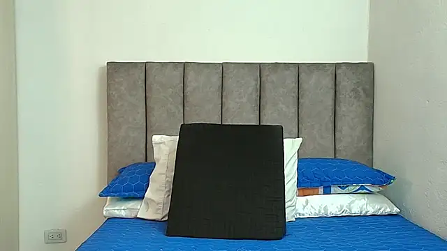 Snapshot of karina_lewis_ chatting on November 26, 4:02 am karina lewis online show from November 26, 4:02 am