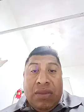 Snapshot of Riatatuil chatting on October 8, 2:04 pm Riatatuil online show from October 8, 2:04 pm