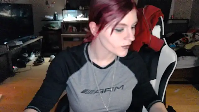 Snapshot of Elliewgfs chatting on December 12, 1:43 am Elliewgfs online show from December 12, 1:43 am