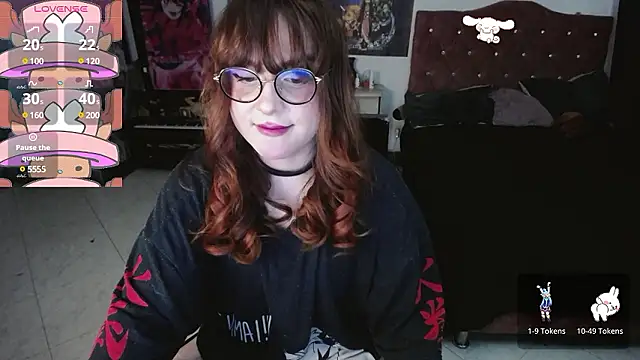 Avril2001 online show from December 8, 11:40 pm