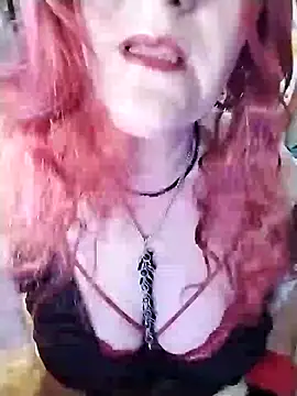 Snapshot of SabrinaXlovess chatting on December 3, 7:55 pm SabrinaXlovess online show from December 3, 7:55 pm