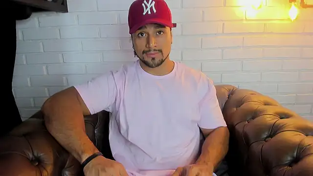 Snapshot of MikeEstevess chatting on February 27, 3:14 am MikeEstevess online show from February 27, 3:14 am