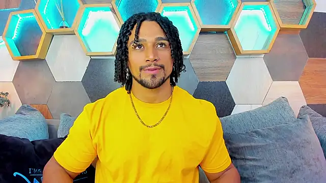 Snapshot of MikeEstevess chatting on March 2, 1:58 am MikeEstevess online show from March 2, 1:58 am