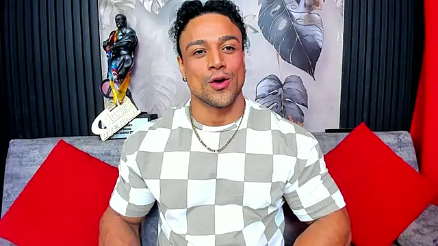 Snapshot of MikeEstevess chatting on October 26, 9:26 am MikeEstevess online show from October 26, 9:26 am