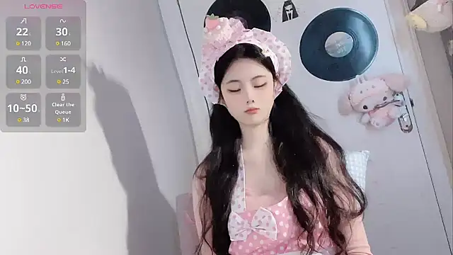 Qedgjwyz1 online show from March 18, 3:31 am