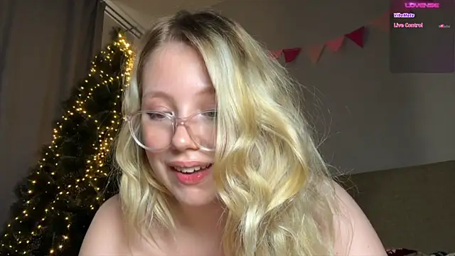 HoneyAudrey online show from December 27, 6:24 am