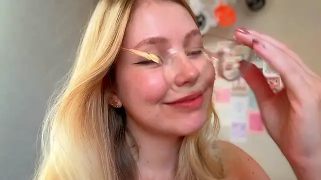 HoneyAudrey online show from October 20, 2:23 am