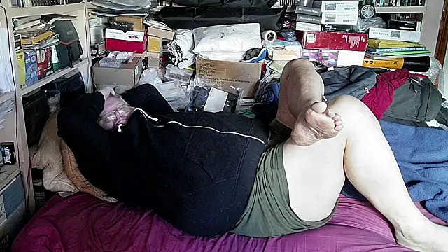 hadeszeuss2 online show from December 20, 1:33 pm