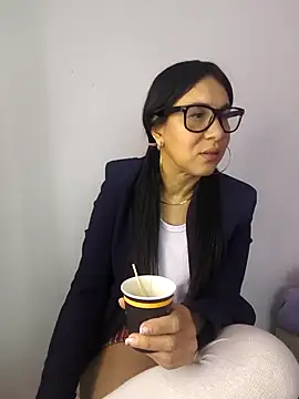 Camille jhonson online show from December 2, 10:20 am