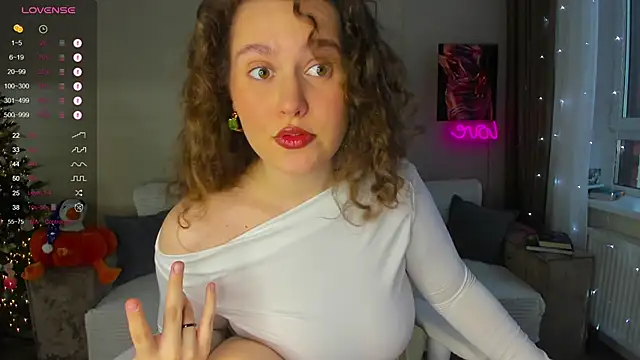 Snapshot of My_Emmy chatting on December 31, 9:53 am My Emmy online show from December 31, 9:53 am