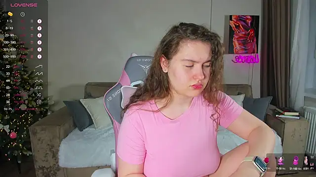 Snapshot of My_Emmy chatting on February 10, 10:40 pm My Emmy online show from February 10, 10:40 pm