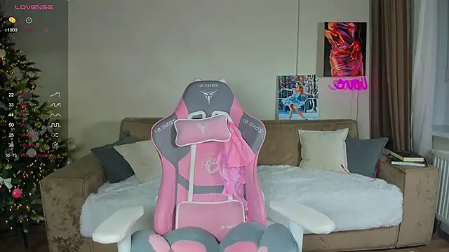 Snapshot of My_Emmy chatting on February 14, 3:15 pm My Emmy online show from February 14, 3:15 pm