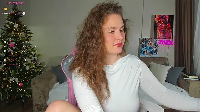 Snapshot of My_Emmy chatting on February 18, 1:32 am My Emmy online show from February 18, 1:32 am