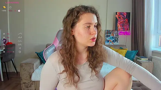 Snapshot of My_Emmy chatting on February 24, 2:51 am My Emmy online show from February 24, 2:51 am